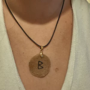 Talisman sur peau – Lettre Futhark